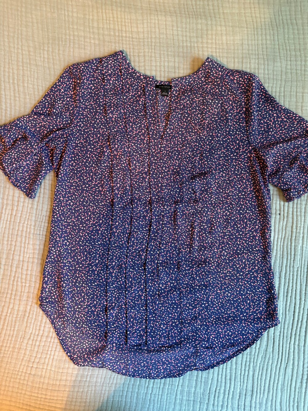 Ann Taylor Small Navy Polka Dot Blouse Short Sleeve Pleated Front